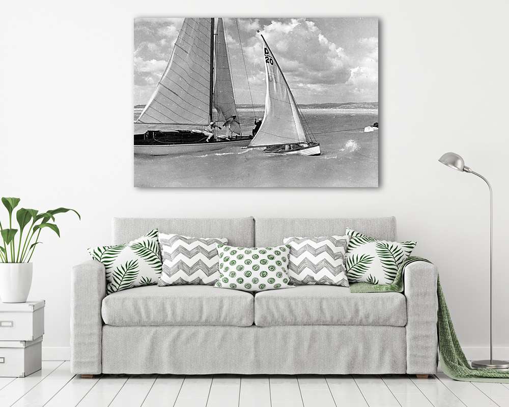 Balaton 30-as cirkáló és mellette egy balatoni dingi (1935) (fotótapéta) - vászonkép, falikép otthonra és irodába