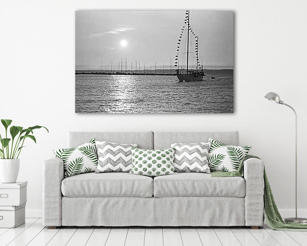 Siófok vitorláskikötő (1965) - vászonkép, falikép vásárlás Siófok vitorláskikötő (1965) (fotótapéta) - vászonkép, falikép otthonra és irodába