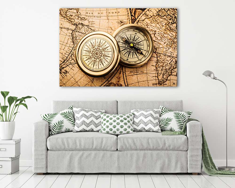 Régi iránytű és fedele egy 18. századi térképen - vászonkép, falikép vásárlás Régi iránytű és fedele egy 18. századi térképen (vászonkép) - vászonkép, falikép otthonra és irodába