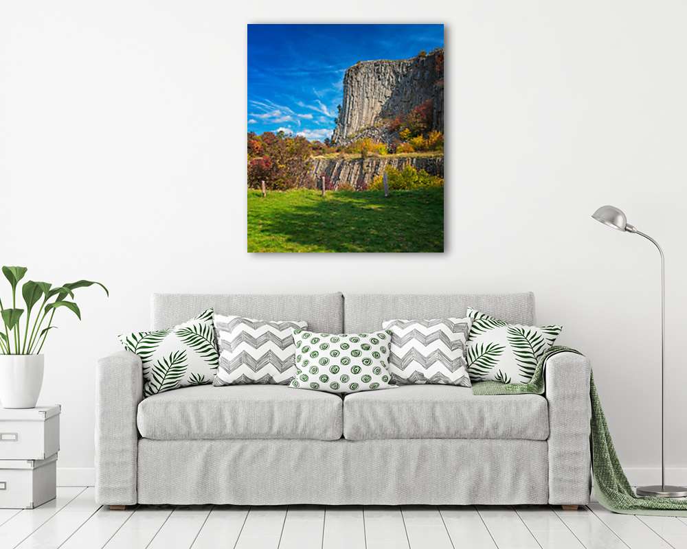 Hegyestű bazalthegy, Balaton (többrészes kép) - vászonkép, falikép otthonra és irodába