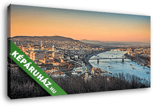 Panorámás kilátás Budapestre és a Duna partra sok hajóval  - vászonkép 3D látványterv