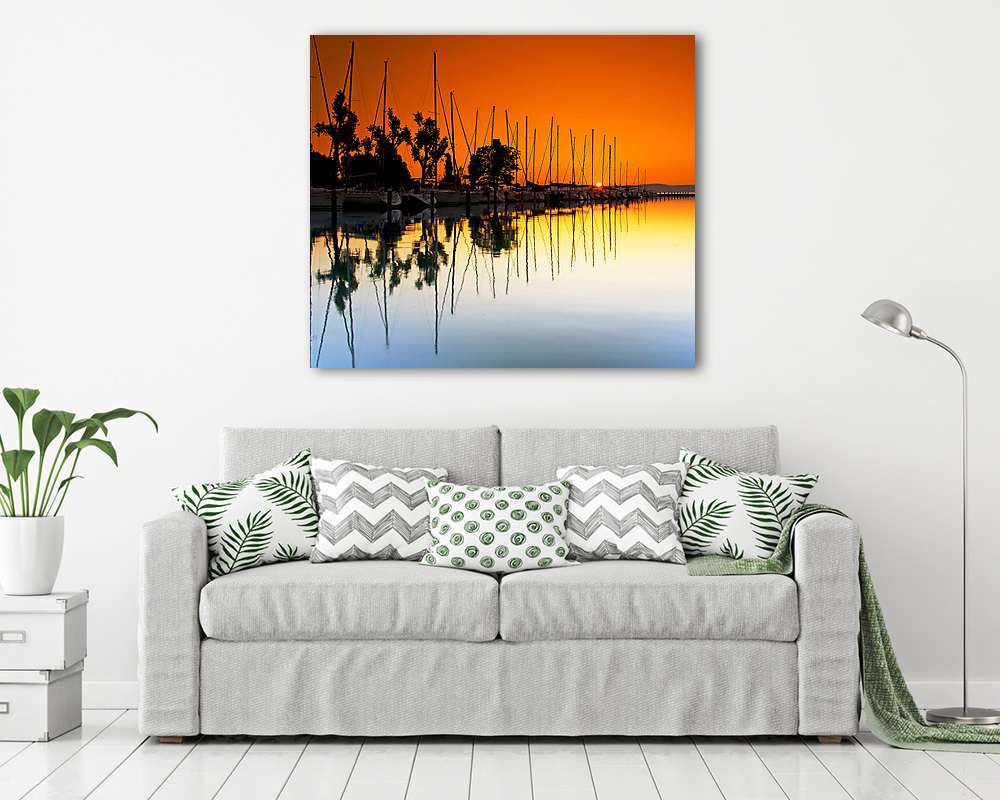 Balatoni kikötő, naplementében, vitorla árbócokkal (vászonkép) - vászonkép, falikép otthonra és irodába