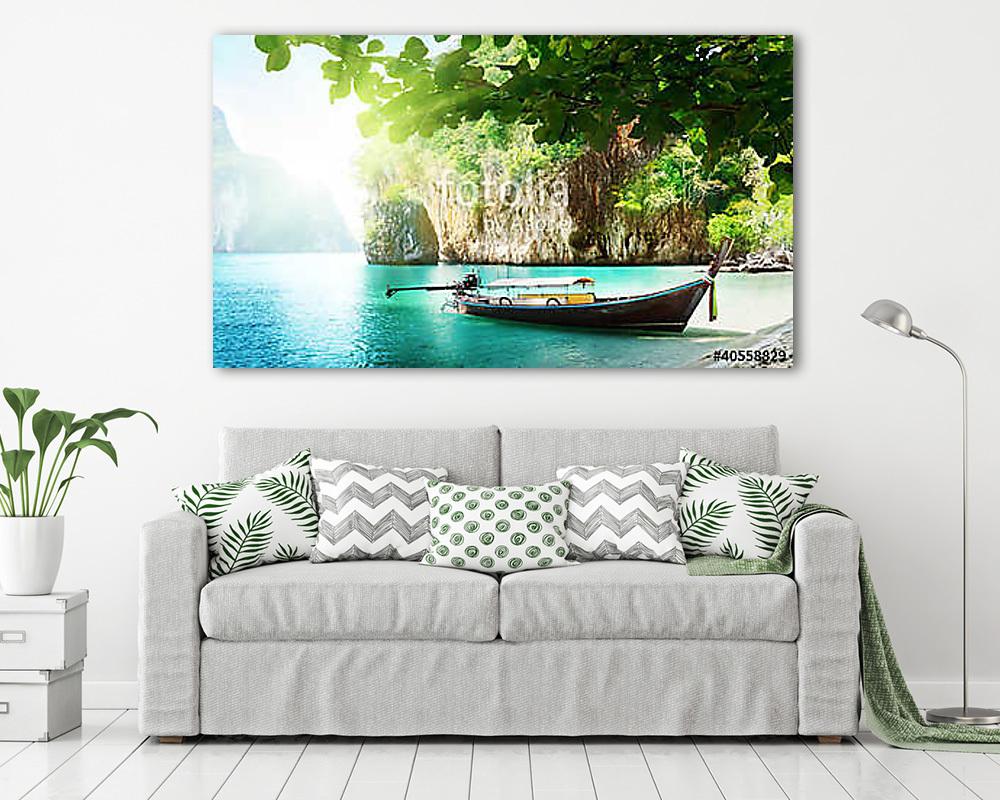 long boat on island in Thailand (keretezett kép) - vászonkép, falikép otthonra és irodába