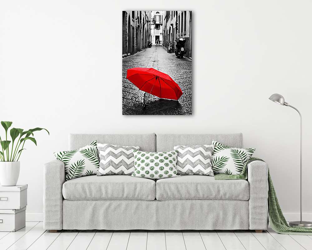 Piros esernyő macskaköves utcán - vászonkép, falikép vásárlás Piros esernyő macskaköves utcán (fotótapéta) - vászonkép, falikép otthonra és irodába