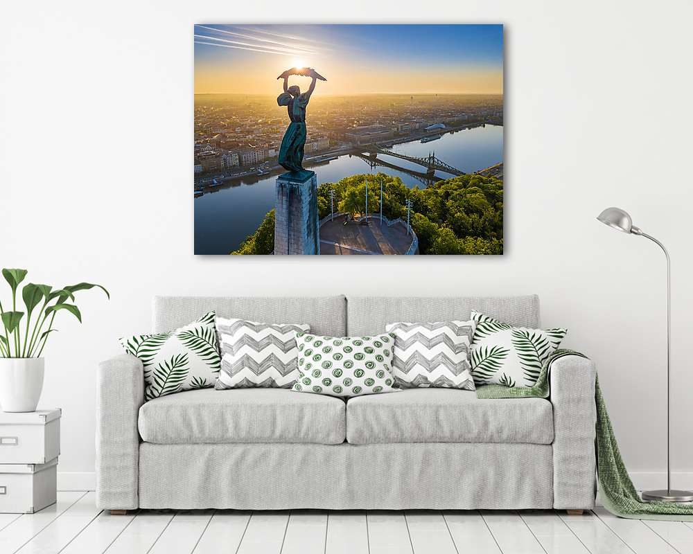 Gellért-hegy, Szabadság-szobor, Budapest - vászonkép, falikép vásárlás Gellért-hegy, Szabadság-szobor, Budapest (többrészes kép) - vászonkép, falikép otthonra és irodába