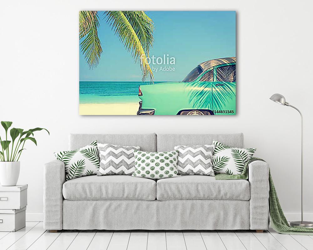 Klasszikus autó egy trópusi tengerparton, pálmafával, szüretelés (bögre) - vászonkép, falikép otthonra és irodába