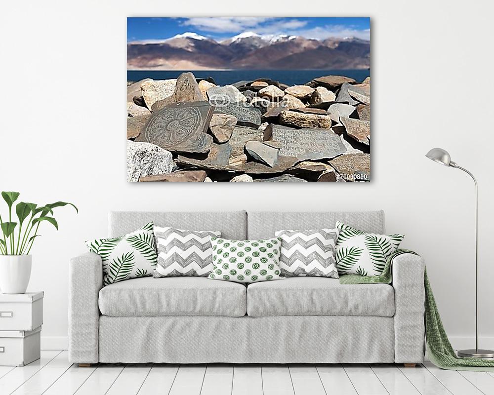 Mani fal és Tso Moriri tó (poszter) - vászonkép, falikép otthonra és irodába