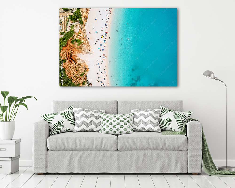 Görög tengerpart napozó emberekkel 2. - vászonkép, falikép vásárlás Görög tengerpart napozó emberekkel 2. (vászonkép) - vászonkép, falikép otthonra és irodába
