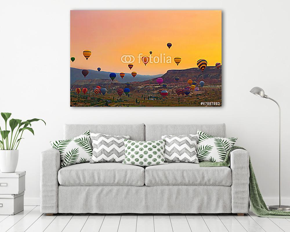 Hőlégballon repülő szikla táj - vászonkép, falikép vásárlás Hőlégballon repülő szikla táj (poszter) - vászonkép, falikép otthonra és irodába