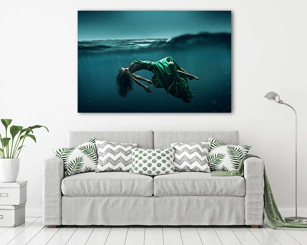 Woman floating underwater - vászonkép, falikép vásárlás Woman floating underwater (vászonkép) - vászonkép, falikép otthonra és irodába