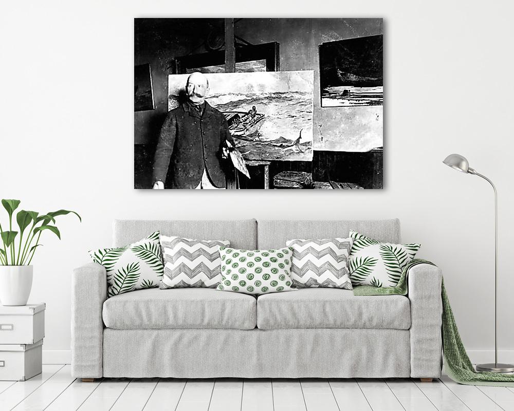 Winslow Holmer, a Golf- áramlat című festménye előtt - vászonkép, falikép vásárlás Winslow Holmer, a Golf- áramlat című festménye előtt (poszter) - vászonkép, falikép otthonra és irodába