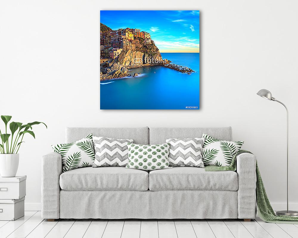 Manarola falu, sziklák és a tenger napnyugtakor. Cinque Terre, O - vászonkép, falikép vásárlás Manarola falu, sziklák és a tenger napnyugtakor. Cinque Terre, O (bögre) - vászonkép, falikép otthonra és irodába