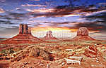 A Monument Valley gyönyörű égen. vászonkép, poszter vagy falikép