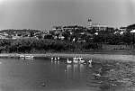 A tihanyi Belső-tó, jobbra a Bencés Apátság (1955) (id: 22212) vászonkép óra