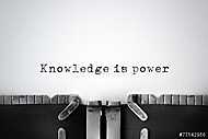Knowledge. Inspiráló idézet egy régi írógépen. vászonkép, poszter vagy falikép