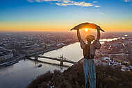 Budapest, Magyarország - Aerial panoramic sunrise view at Statue vászonkép, poszter vagy falikép