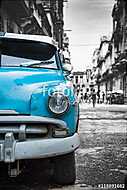 Kék autó elölről Havanna utcáin vászonkép, poszter vagy falikép
