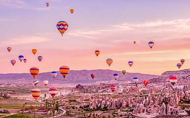 Hőlégballonok a csodás naplementében, Cappadocia (többrészes kép) - vászonkép, falikép otthonra és irodába