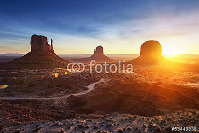 Monument Valley napfelkeltével (fotótapéta) - vászonkép, falikép otthonra és irodába