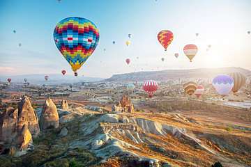 Hőlégballonok, Cappadocia, Törökország (keretezett kép) - vászonkép, falikép otthonra és irodába