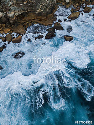 Wave breaking into coastal cliff. (többrészes kép) - vászonkép, falikép otthonra és irodába