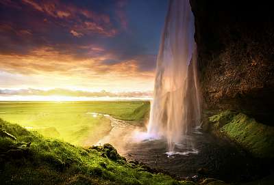 Seljalandsfoss vízesés naplementekor, Izlandon (fotótapéta) - vászonkép, falikép otthonra és irodába