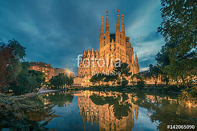 Barcelona, Catalonia, Spain: Basicila and Expiatory Church of th (többrészes kép) - vászonkép, falikép otthonra és irodába