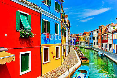 Nézd meg a színes velencei házakat az Isla csatornán (keretezett kép) - vászonkép, falikép otthonra és irodába