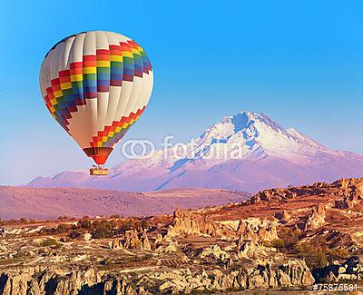 Cappadocia tájkép (keretezett kép) - vászonkép, falikép otthonra és irodába