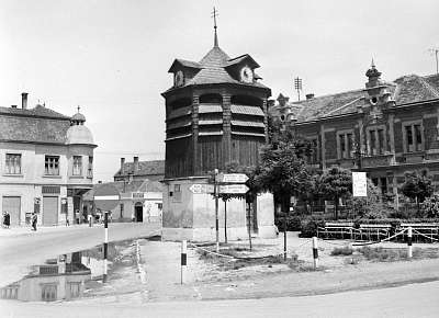 Tatai óratorony (1965) (vászonkép óra) - vászonkép, falikép otthonra és irodába