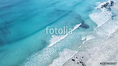 Wave on the beach as a background. Beautiful natural background  (keretezett kép) - vászonkép, falikép otthonra és irodába