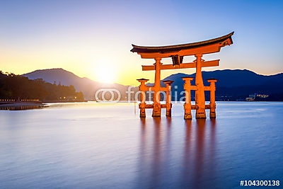 Nagy Torii at Itsukushima szentély Miyajima Japánban (többrészes kép) - vászonkép, falikép otthonra és irodába