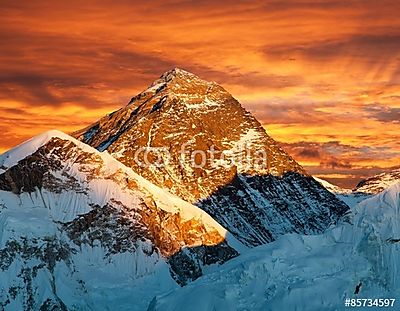 Éjszakai kilátás a Mount Everestről a Kala Pattharról (keretezett kép) - vászonkép, falikép otthonra és irodába