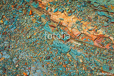 narancssárga és kék kövek a folyónál. háttér (fotótapéta) - vászonkép, falikép otthonra és irodába