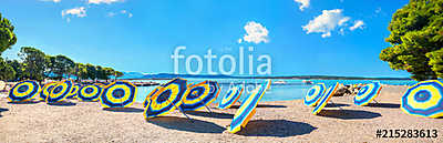 Beach in Crikvenica town. Kvarner bay, Croatia (keretezett kép) - vászonkép, falikép otthonra és irodába