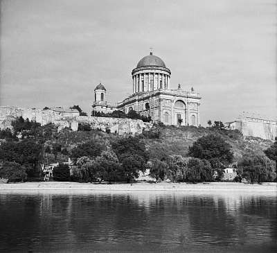 Az esztergomi vár és a Bazilika (1955) (fotótapéta) - vászonkép, falikép otthonra és irodába