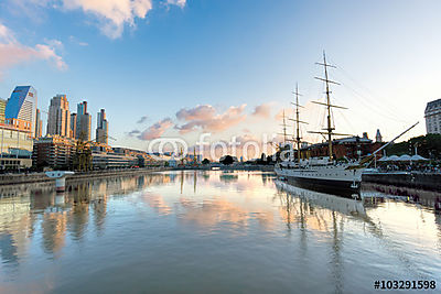 Buenos Aires Cityscape, Argentína (keretezett kép) - vászonkép, falikép otthonra és irodába