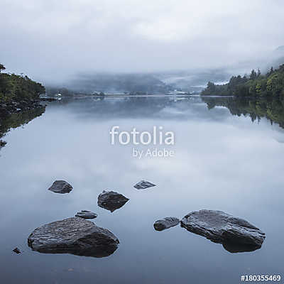 Landscape of Llyn Crafnant during foggy Autumn morning in Snowdo (bögre) - vászonkép, falikép otthonra és irodába