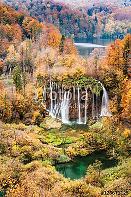 Gyönyörű őszi színek Plitvice-ben, Horvátország (vászonkép óra) - vászonkép, falikép otthonra és irodába