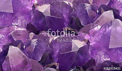 lilac amethyst crystals closeup background (keretezett kép) - vászonkép, falikép otthonra és irodába