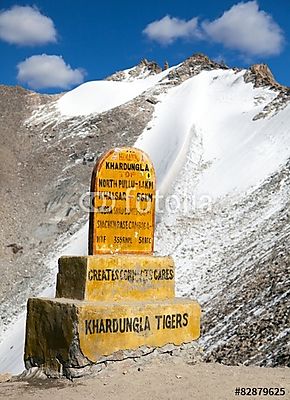 Khardung la - a legmagasabb közúti aszfaltút (keretezett kép) - vászonkép, falikép otthonra és irodába