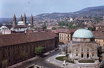 Pécs, Széchenyi tér a Dzsámival (1965) (keretezett kép) - vászonkép, falikép otthonra és irodába