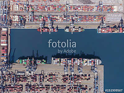 Kereskedelmi kikötő konténerhajókkal  (légifotó) (fotótapéta) - vászonkép, falikép otthonra és irodába
