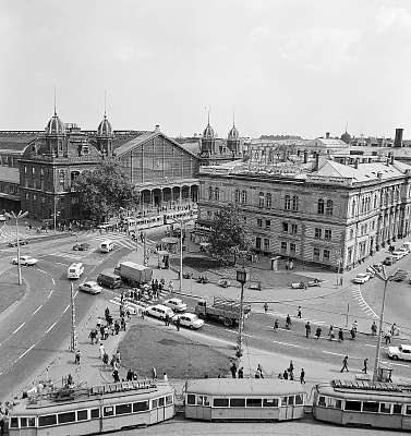 A Nyugati (Marx) tér, szemben a Nyugati pályaudvar (1976) (poszter) - vászonkép, falikép otthonra és irodába