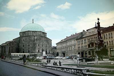 Pécs, Széchenyi tér és a Dzsámi. (1946) (poszter) - vászonkép, falikép otthonra és irodába