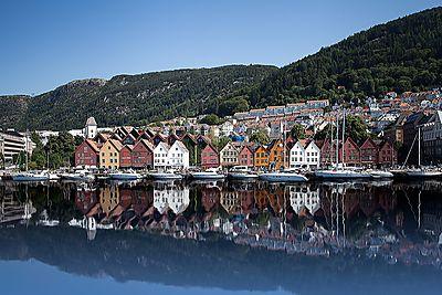 Bryggen kikötője, Norvégia (többrészes kép) - vászonkép, falikép otthonra és irodába