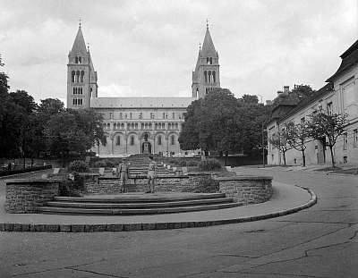 Szent Péter- és Szent Pál-székesegyház, Pécs (1940) (keretezett kép) - vászonkép, falikép otthonra és irodába