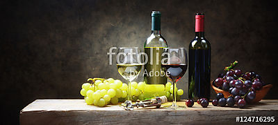 Piros és fehér bor szőlőfürtökkel (keretezett kép) - vászonkép, falikép otthonra és irodába