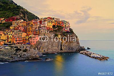 Manarola, Olaszország a Cinque Terre partján naplementekor (többrészes kép) - vászonkép, falikép otthonra és irodába