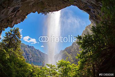 Vízesés Saltillo, nemzeti park Lanin, Patagonia, Argentína (keretezett kép) - vászonkép, falikép otthonra és irodába